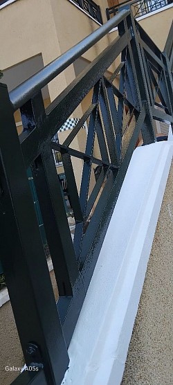 Barandilla despues de lijar y pintar